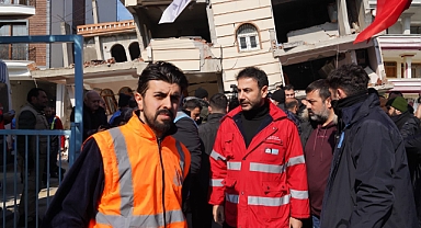 BEŞİKTAŞ BELEDİYESİ, DEPREM BÖLGESİNE 131 YARDIM TIRI GÖNDERDİ