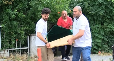 Eski Bakanın kardeşi emekli hakim evinde ölü bulundu